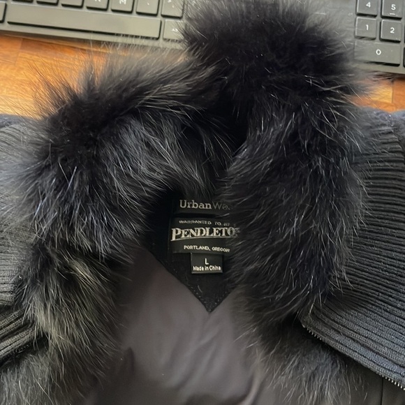 Pendleton Fox Collar Merino Wool Black Zip Front Vest. Size L. PM/A1651 - Picture 5 of 10